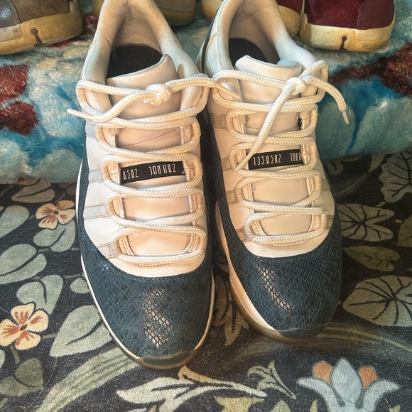 Air Jordan 11 Retro Low Snakeskin Navy